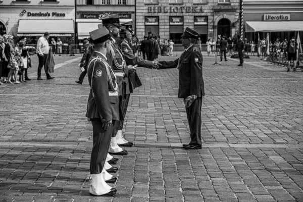 84 nowych policjantów zasiliło zachodniopomorski garnizon – uroczyste ślubowanie w Szczecinie