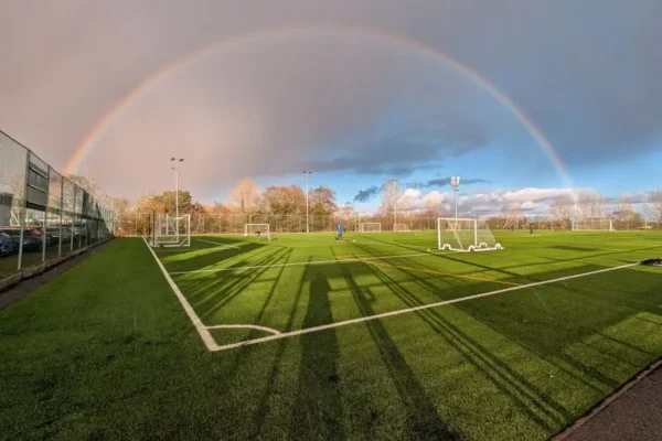 Trening przed sobotnim meczem – drużyna z Kołbaskowa przygotowuje się do ligowego starcia