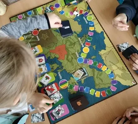 Miś Wojtek zawitał do szkolnej świetlicy – lekcja historii z IPN