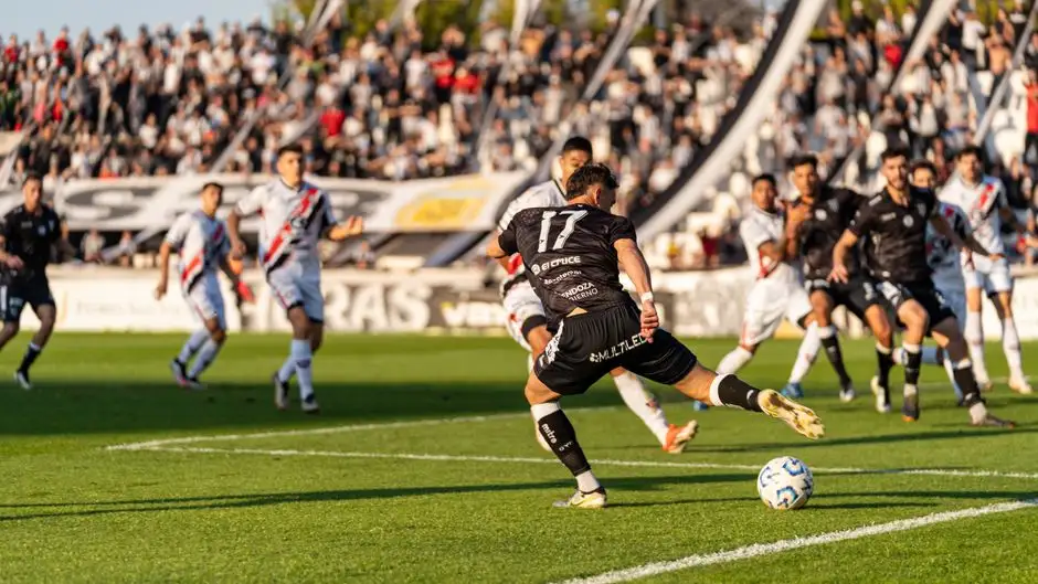 Rezerwy GKS Kołbaskowo remisują z Okrętem Szczecin 2:2